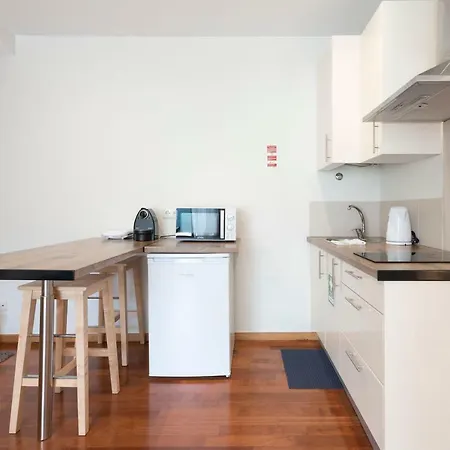 Lovelystay - Lovely Studio W/ Balcony 波尔图