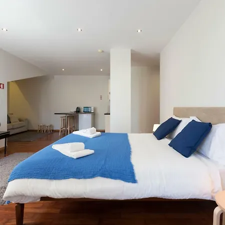 Lovelystay - Lovely Studio W/ Balcony